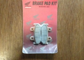 Передние тормозные колодки Honda оригинал, комплект (арт. 45105-MV1-405)